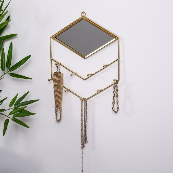 Happier Jewellery: Adding Display Touch To Stylish Dressing!
