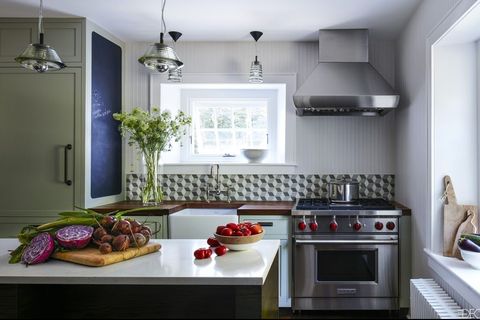 How to Decor Your Kitchen with Beautiful Kitchen Accessories?